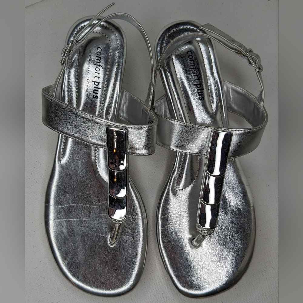 Comfort Plus by Predictions Women's Sandals Sz 7 Silver Low Heeled Buckle Strap